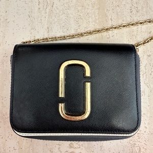 COPY - COPY - Marc Jacobs Crossbody bag. Item is in very good conditions.
